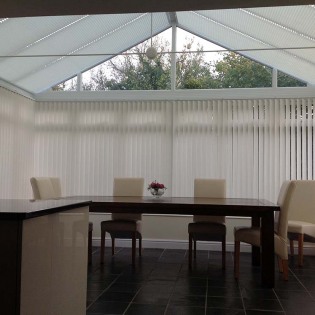 pleated-roof-blinds-essex_1964-1000